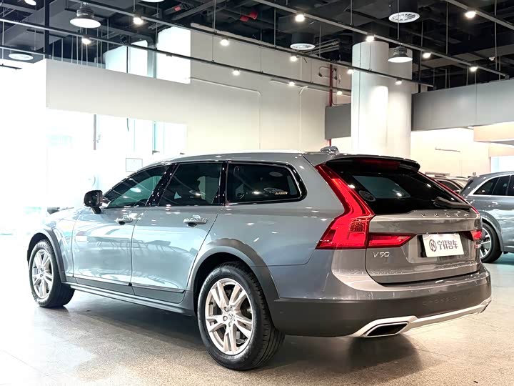 Volvo V90 2019 Cross Country T 5 AWD VI — фото 6