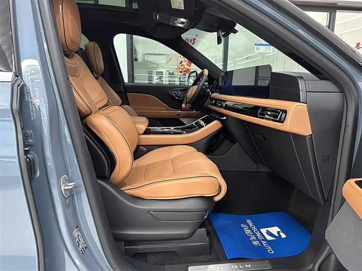 Lincoln Aviator — фото 16