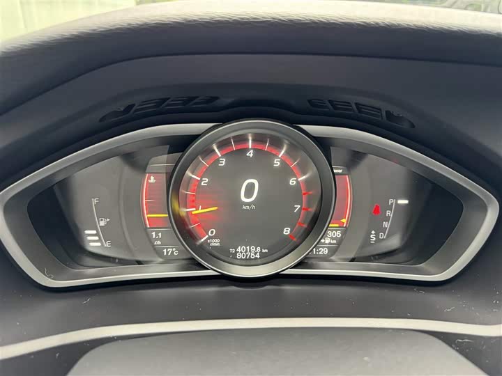 Volvo V40 2017 T 3 — фото 16