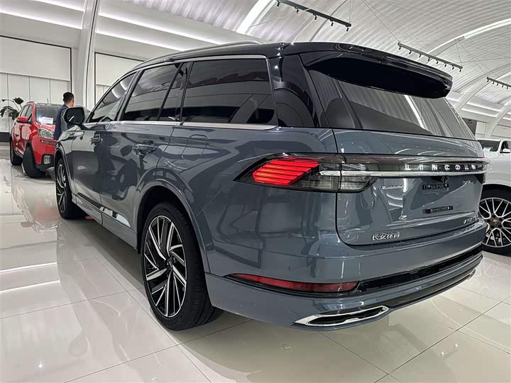 Lincoln Aviator — фото 20