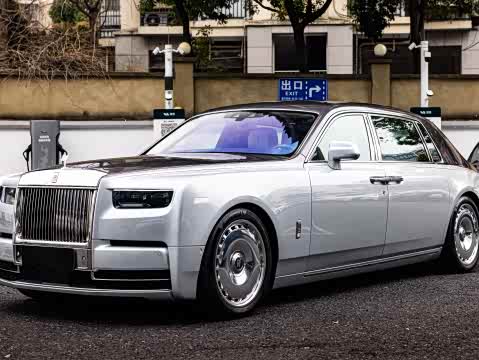Rolls-Royce Phantom — фото 24