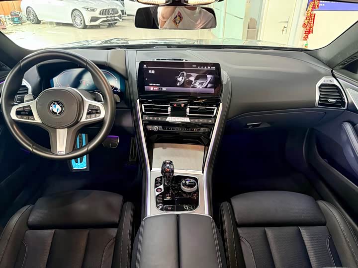BMW 8-Series 2022 840i x Drive M — фото 11