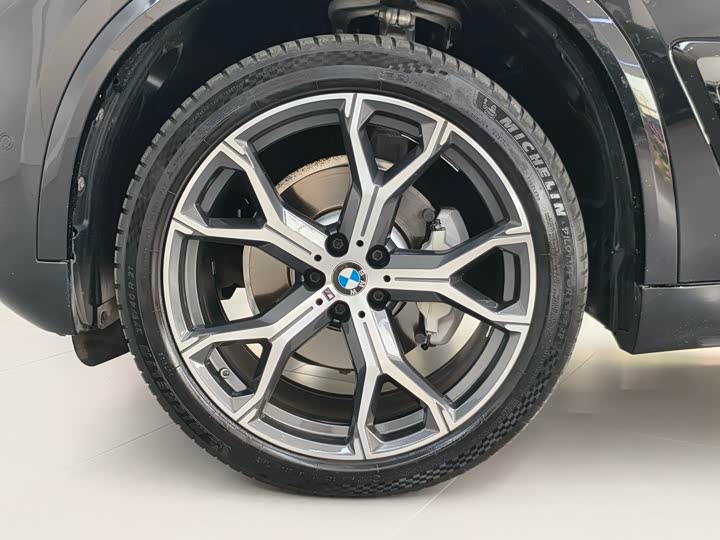 BMW X5 — фото 13