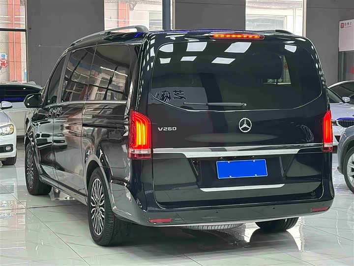 Mercedes-Benz V-Class 2018 V 260 V — фото 4