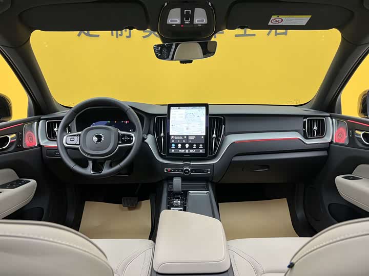Volvo XC60 2026 B 5 4 WD — фото 21