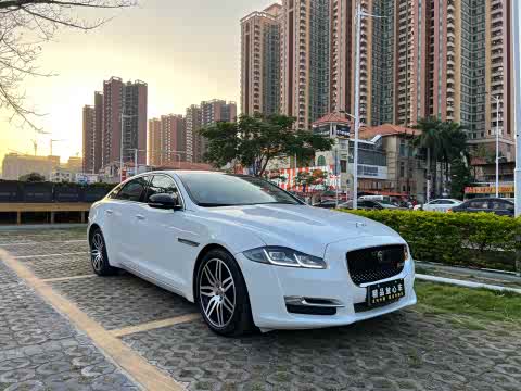 Jaguar XJ 2018 XJL 3.0 SC 2 WD — фото 20