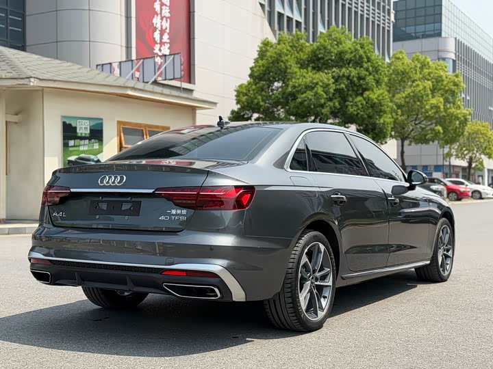 Audi A4L 40 TFSI стиль-динамик — фото 18