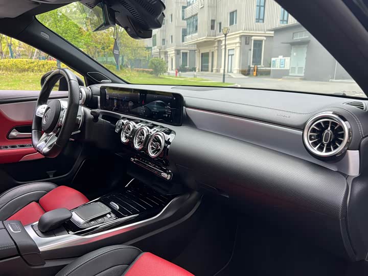 Mercedes-Benz A-Class 2020 AMG A 35 4 MATIC — фото 11