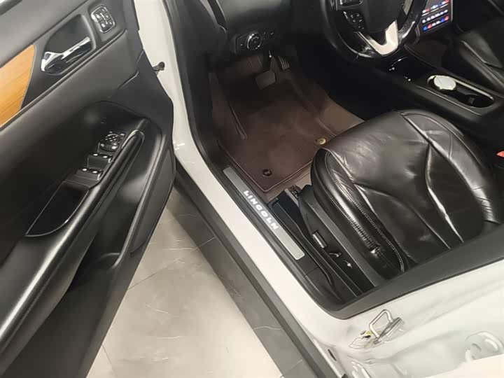 Lincoln MKC 2018 2.0 T 4 WD — фото 16