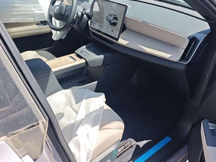 Volvo XC70 Hybrid 2026 4 WD Core — фото 8