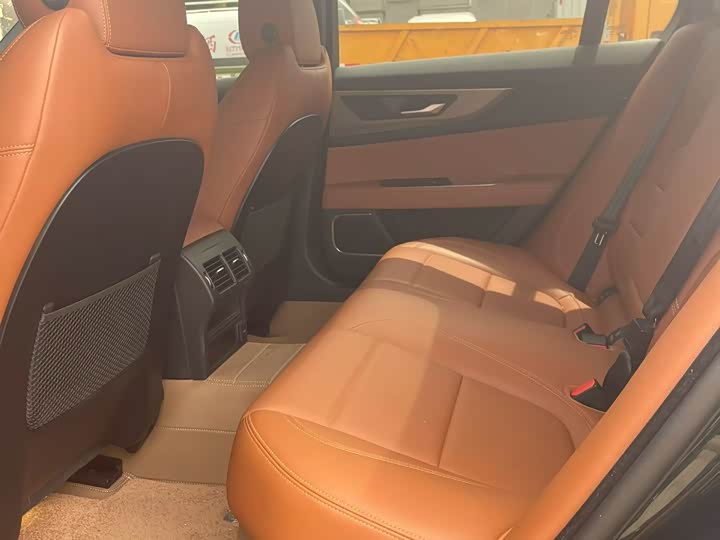 Jaguar XEL 2023 2.0 T 250 PS R-DYNAMIC S — фото 6