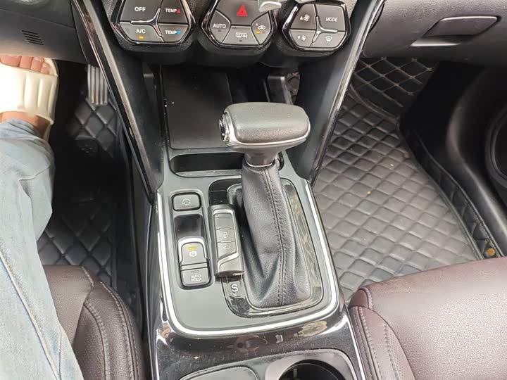 Trumpchi GS4 2018 235 T AT 2 WD — фото 7