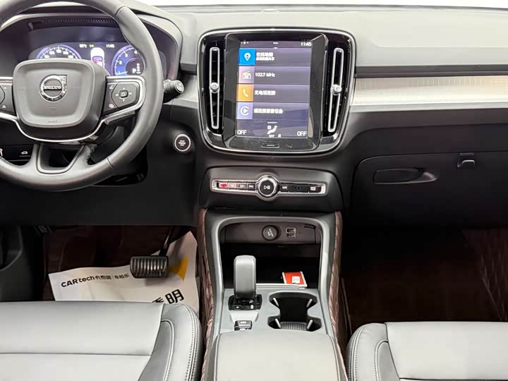 Volvo XC40 2022 T 4 WD — фото 25