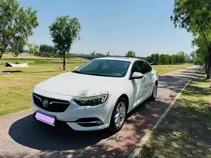 Buick Regal — фото 1