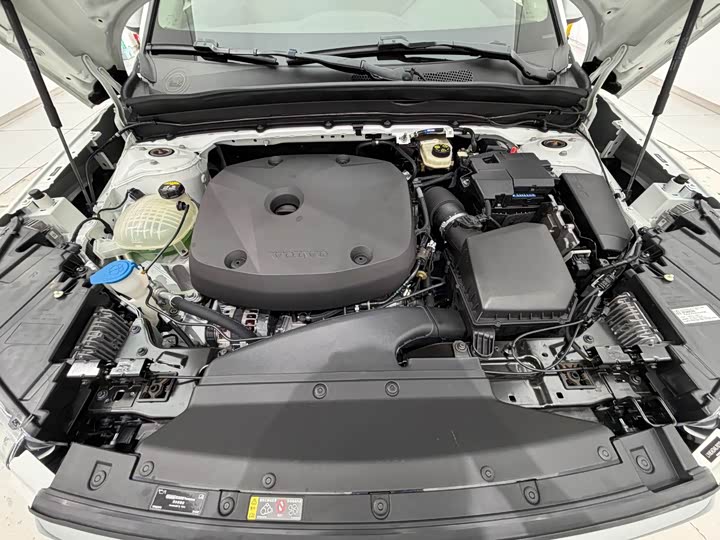Volvo XC40 2022 T 4 WD — фото 18