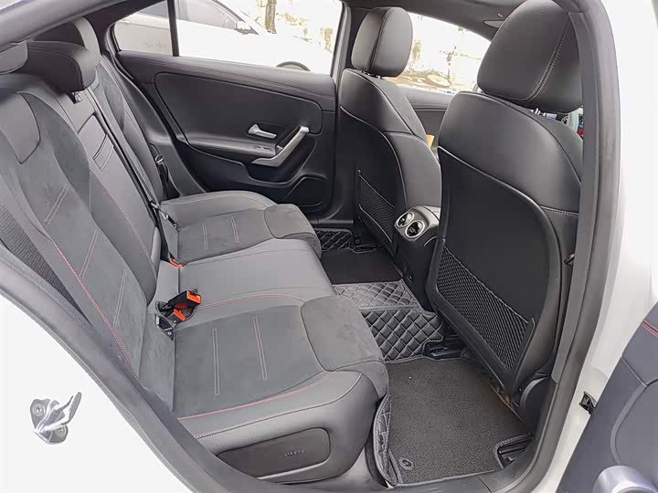 Mercedes-Benz A-Class 2023 A 200 L — фото 11
