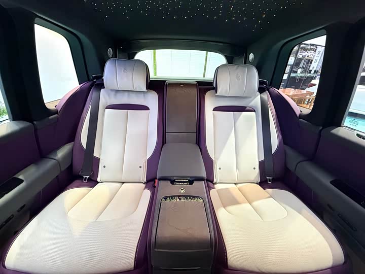 Rolls-Royce Cullinan — фото 15