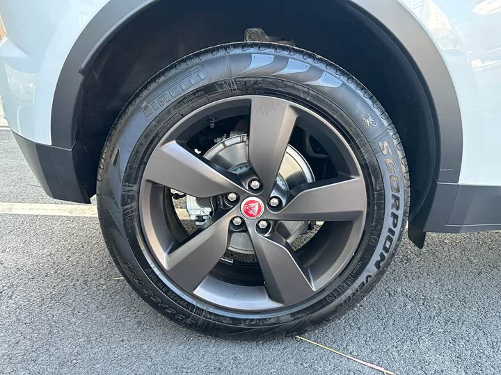 Jaguar E-PACE 2024 R-DYNAMIC S — фото 16