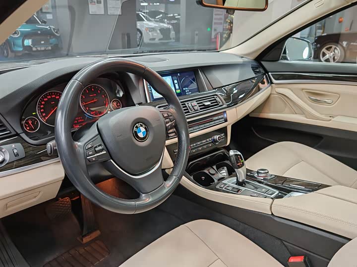 BMW 5 Series — фото 34