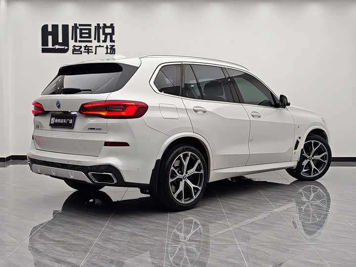 BMW X5 2019 x Drive 40i M — фото 3