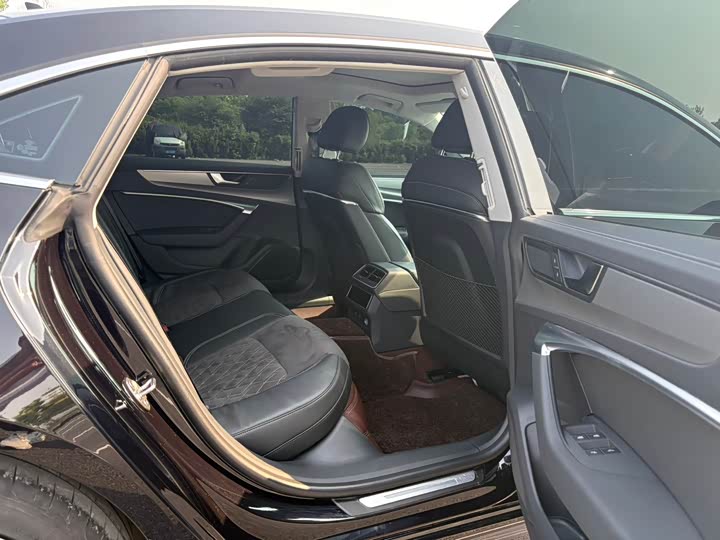 Audi A7L 45TFSI quattro S-line — фото 13
