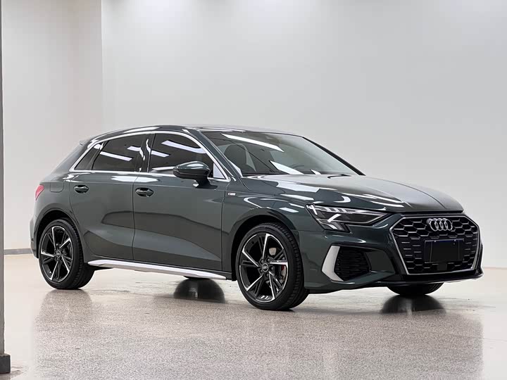 Audi A3 2023 Sportback 35 TFSI Sport — фото 3