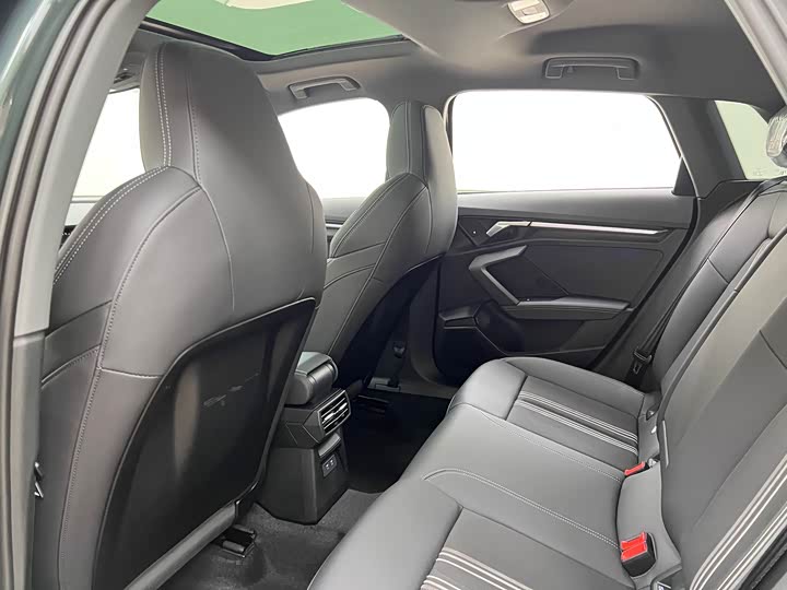 Audi A3 2023 Sportback 35 TFSI Sport — фото 18
