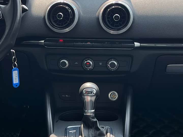 Audi A3 2018 30 Limousine 35 TFSI — фото 13