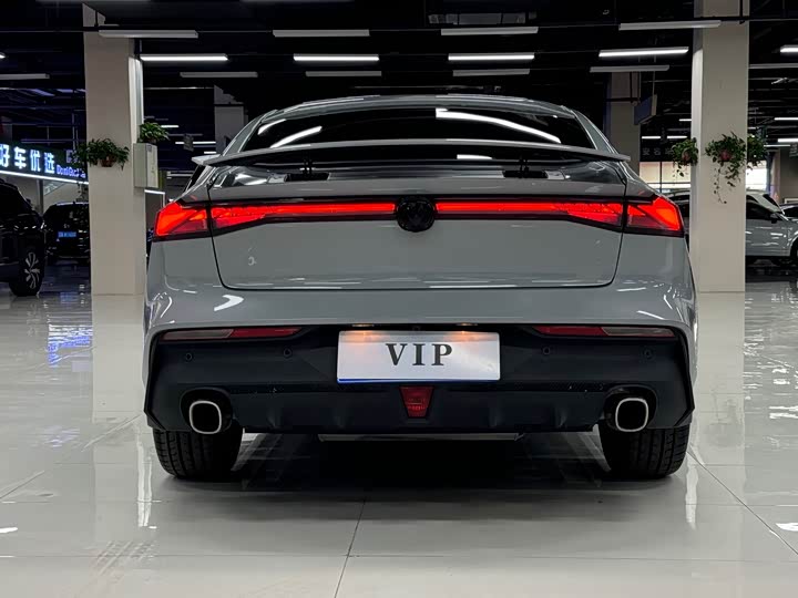 Changan UNI-V 2023 1.5 T Premium — фото 6