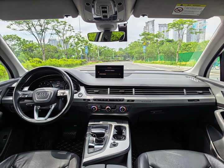 Audi Q7 40 TFSI S line спорт — фото 16