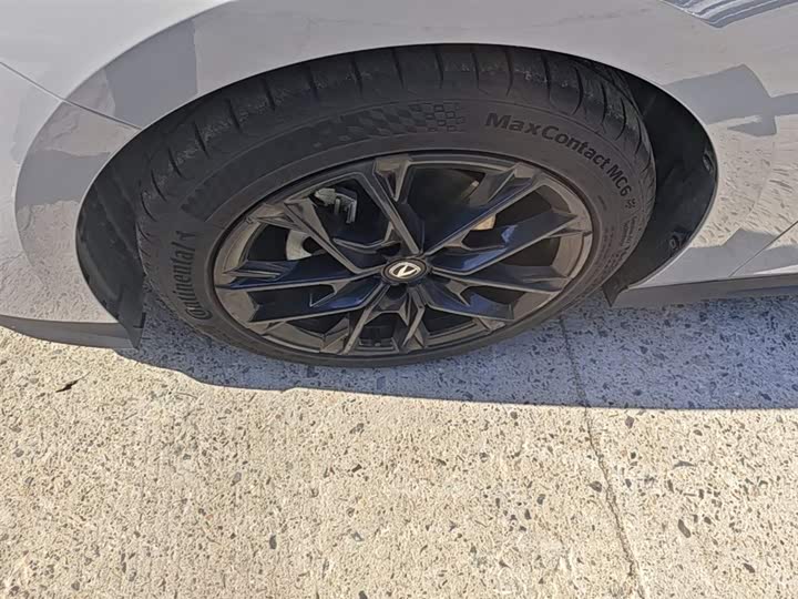 Changan UNI-V 2024 1.5 T Premium — фото 23