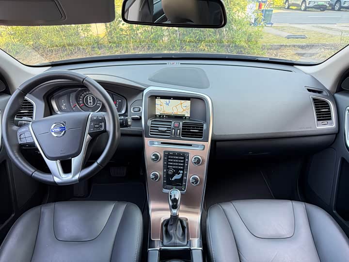 Volvo XC60 2015 T 5 — фото 11