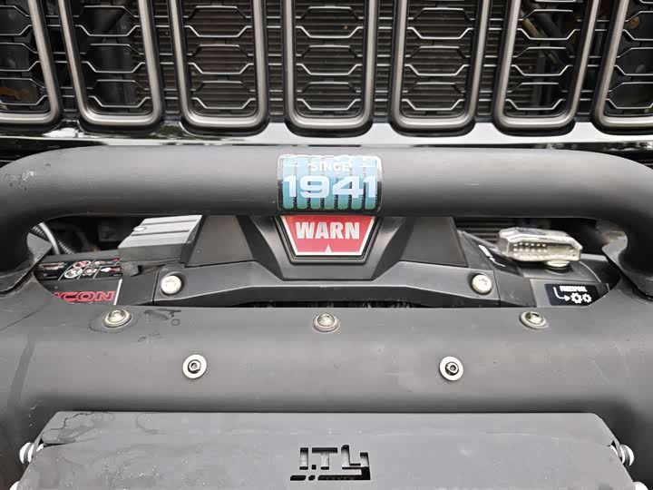Jeep Wrangler — фото 18