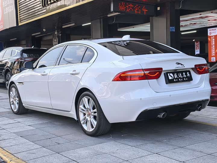 Jaguar XEL 2019 2.0 T 200 PS — фото 6
