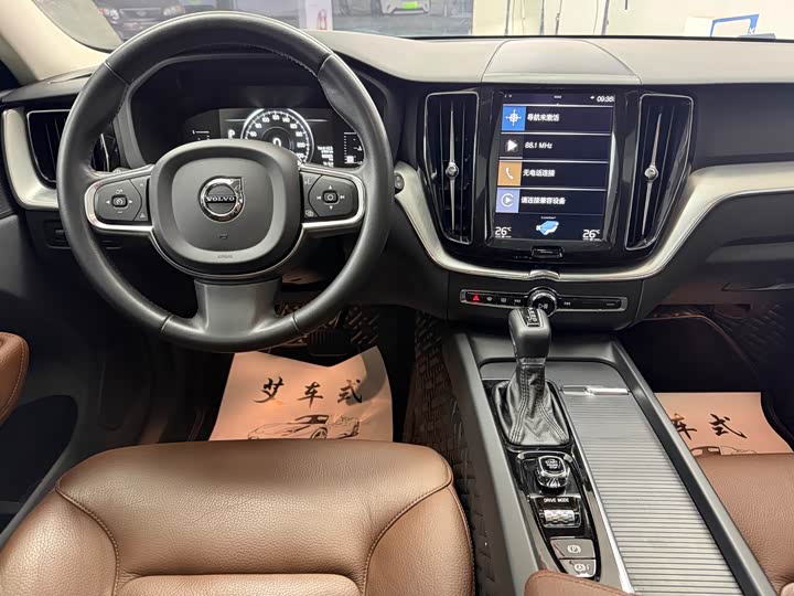 Volvo XC60 2019 T 5 4 WD VI — фото 9