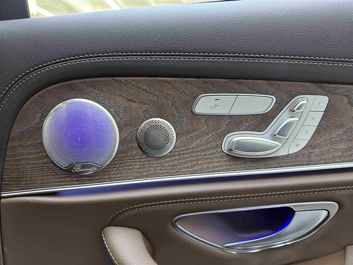 Mercedes-Benz E-Class 2023 E 300 L Luxury — фото 10