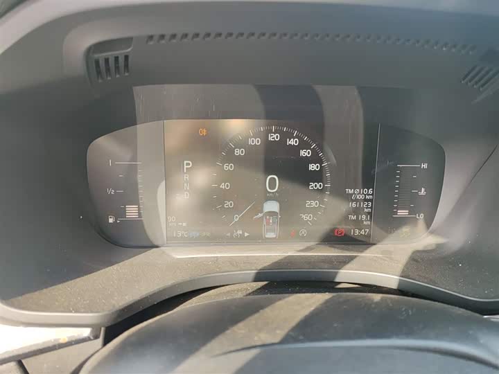 Volvo XC60 2019 T 5 4 WD VI — фото 4