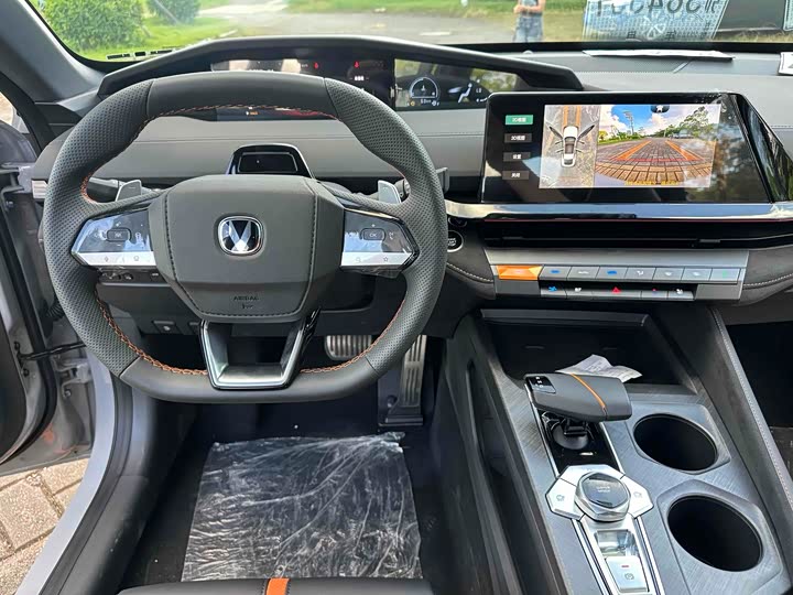 Changan UNI-V 2024 1.5 T Sport — фото 18