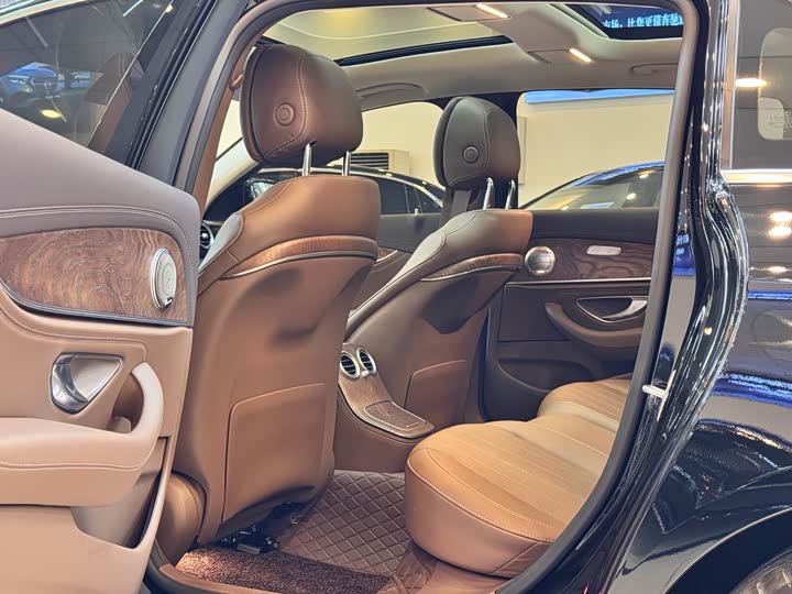 Mercedes-Benz E-Class 2023 E 300 L — фото 10