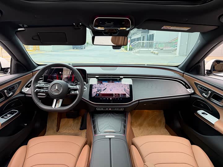 Mercedes-Benz E-Class 2024 E 300 L Sport — фото 5