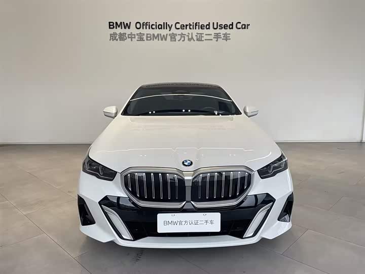 BMW 5-Series 2025 530 Li Leading M — фото 4