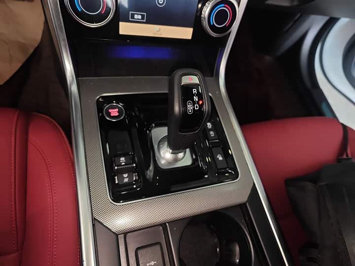 Jaguar XEL 2024 2.0 T 250 PS R-DYNAMIC S — фото 6