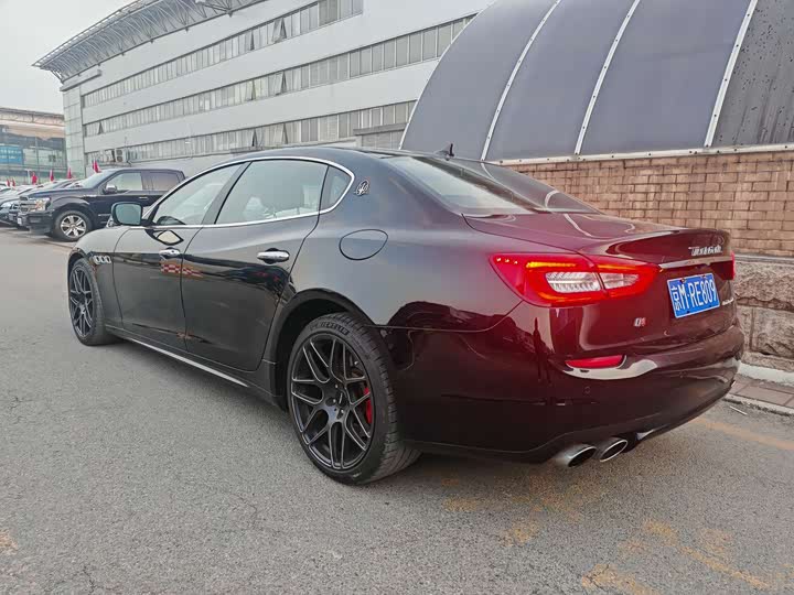Maserati Quattroporte — фото 10
