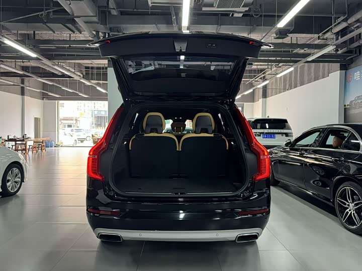 Volvo XC90 2018 T 6 7 — фото 8