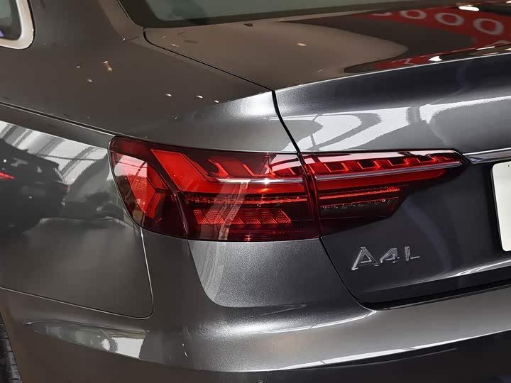 Audi A4L 40 TFSI стиль-динамик — фото 16