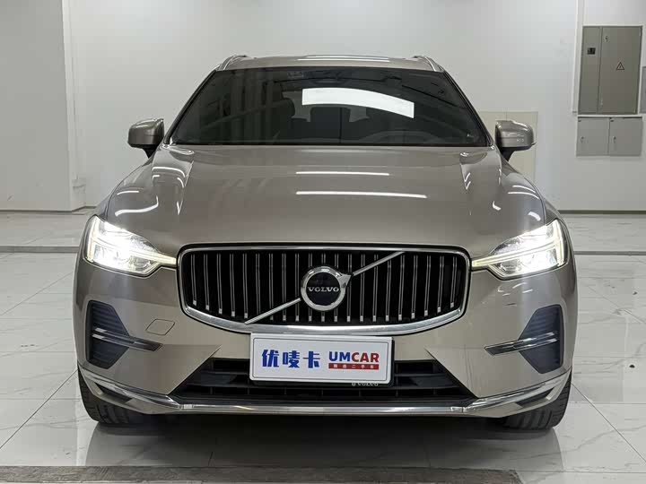 Volvo XC60 2023 B 5 4 WD — фото 2