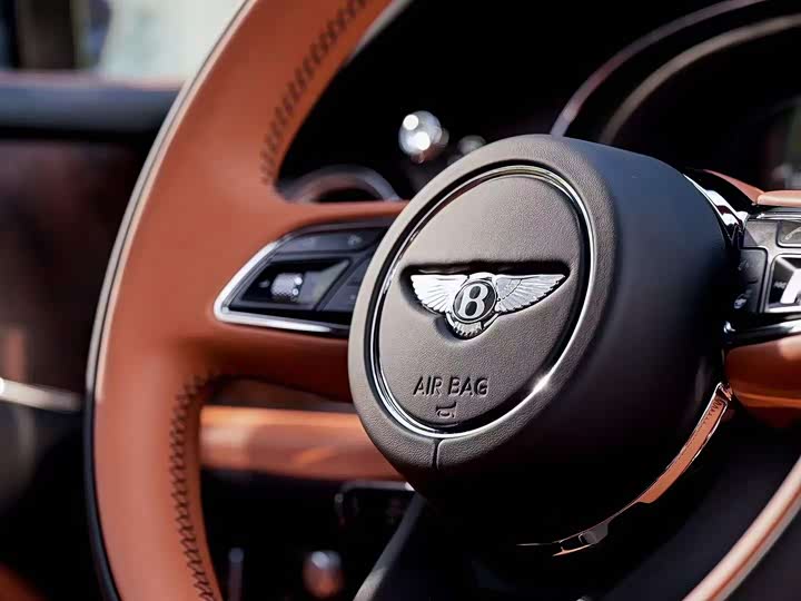 Bentley Bentayga — фото 5