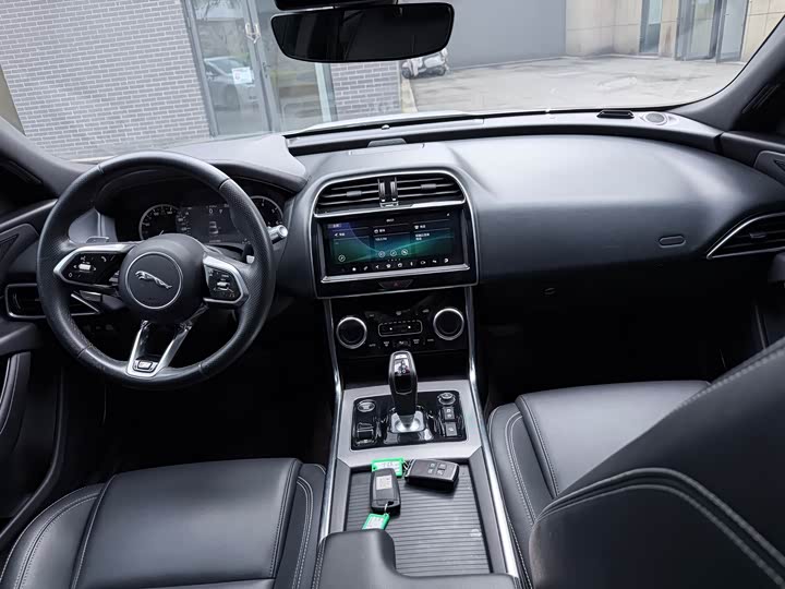 Jaguar XEL 2021 2.0 T 200 PS R-DYNAMIC — фото 6