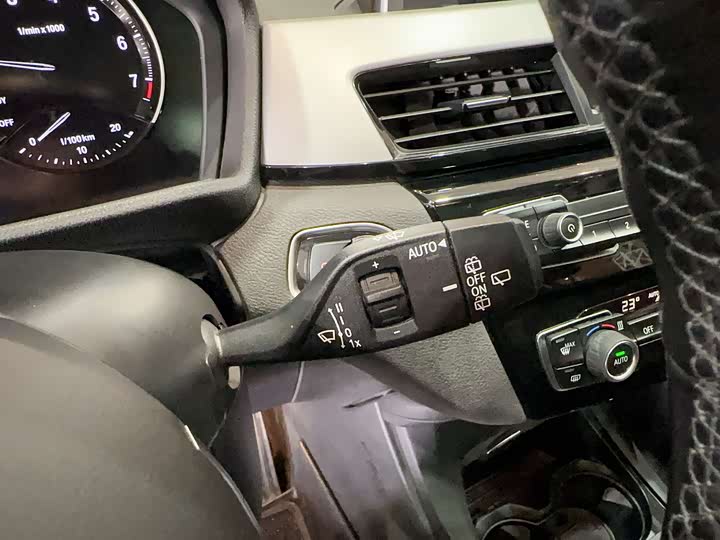 BMW X1 2019 s Drive 18 Li — фото 12