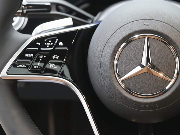Mercedes-Benz E-Class 2026 E 300 L Luxury — фото 15